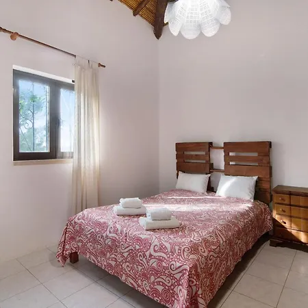 וילה Cozy Traditional Small With Balcony - Casa 9 *