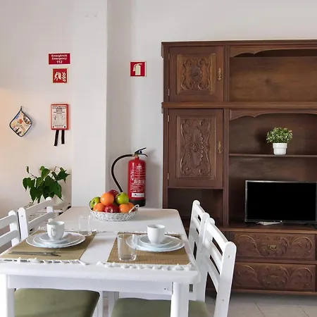 וילה Cozy Traditional Small With Balcony - Casa 9 *