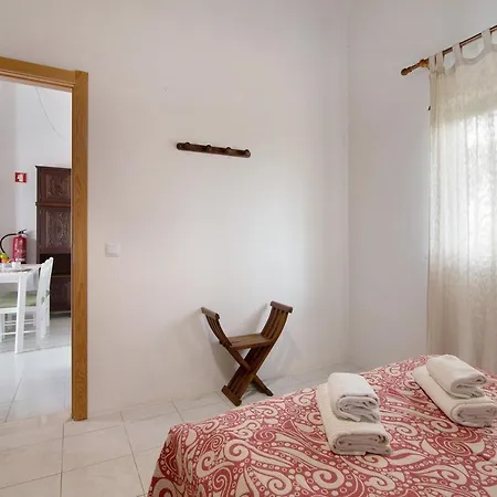 Cozy Traditional Small With Balcony - Casa 9