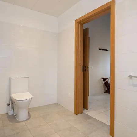 Cozy Traditional Small With Balcony - Casa 9