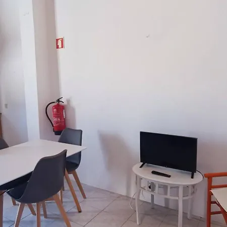 Cozy Traditional Small With Balcony - Casa 9 *